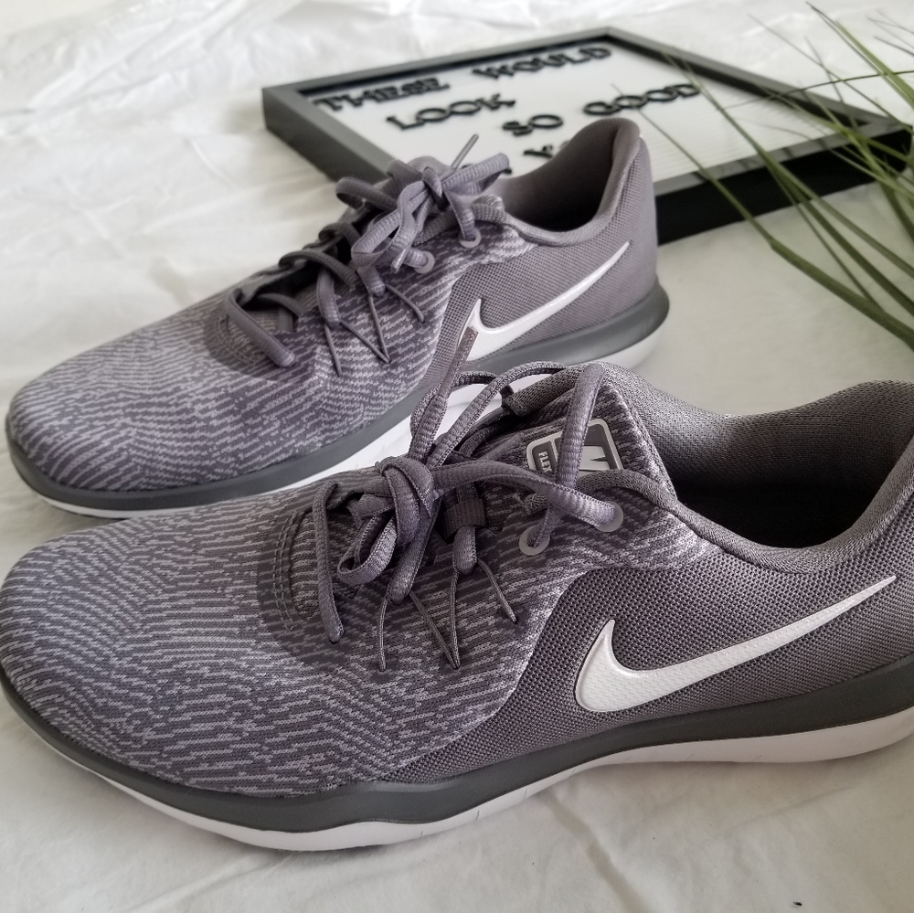 Brand New womens Flex Supreme TR6 Nike sz 9W